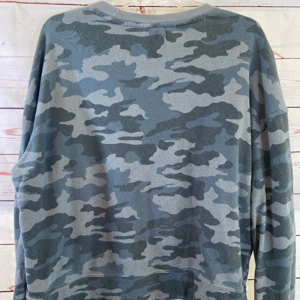 Universal Threads Boxy Camouflage Long Sleeve Top NWOT Women's Size Large - Picture 5 of 11